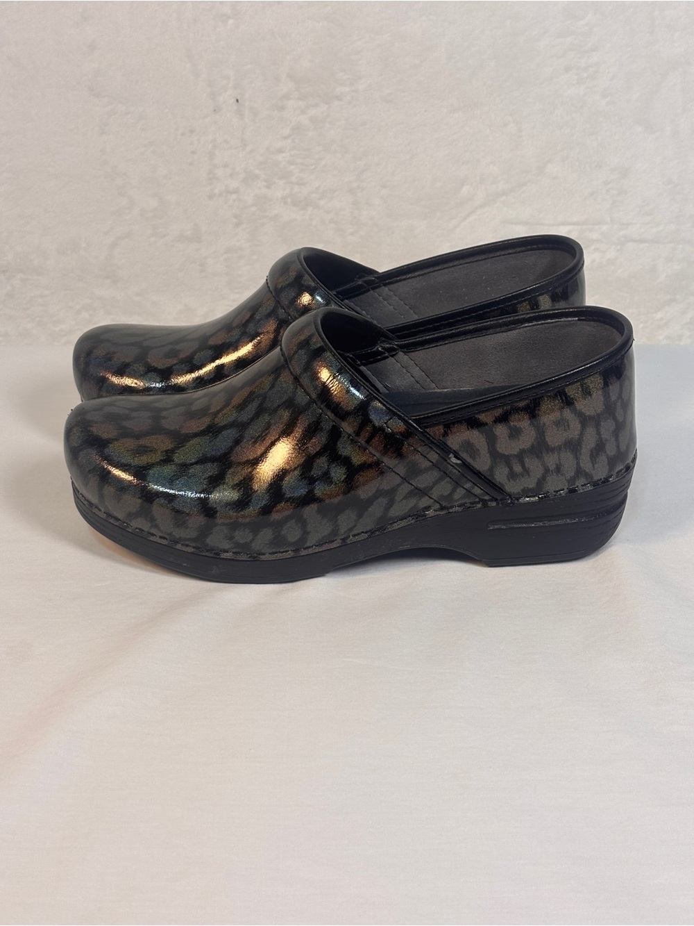 Dansko Professional Clogs 41 Womens Rainbow Iridescent Leopard Patent Leather
